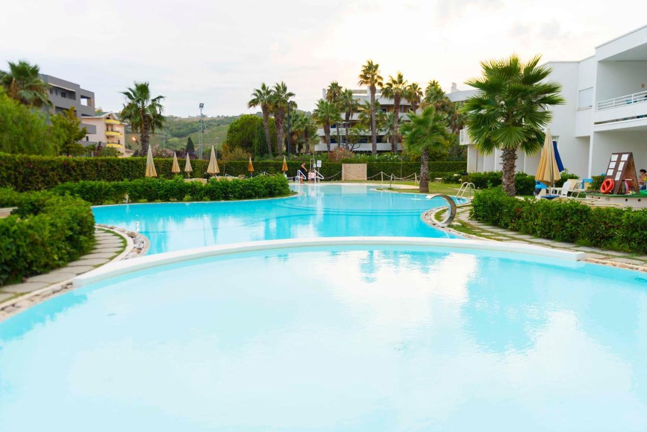 Seapark Spa Resort 길라노바리도 외부 사진