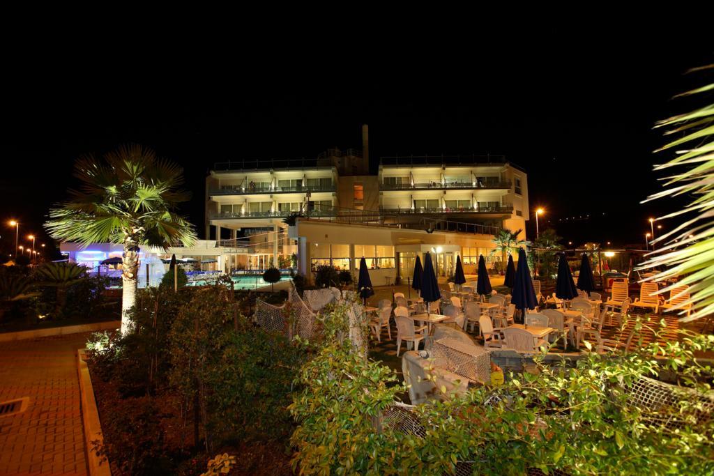 Seapark Spa Resort 길라노바리도 외부 사진